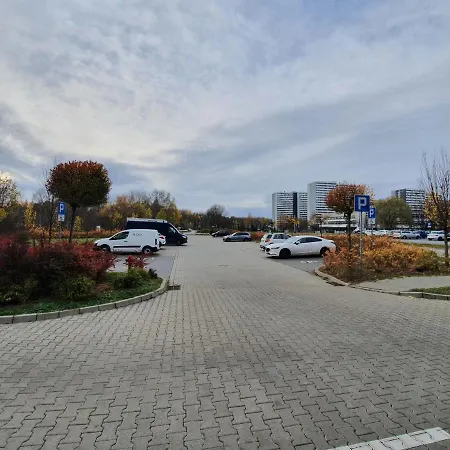 Apartament Wsrod 1000Cy Swiatel - Z Parkingiem W Hali Garazowej- Duzy Balkon Z Lezakami - Piekny Widok Noca Na Panorame Tysiaclecia Katovice Exteriér fotografie