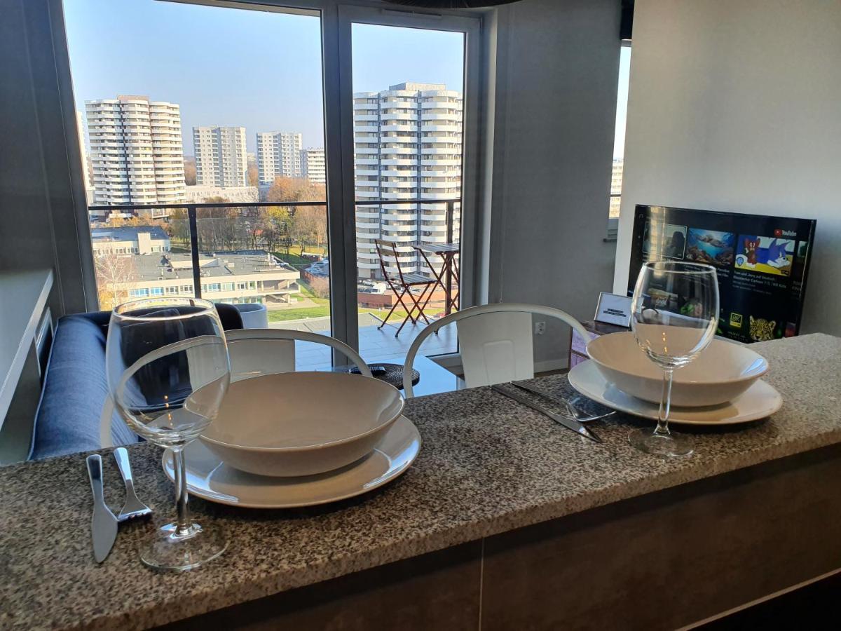 Wsrod 1000cy Swiatel - Z Parkingiem W Hali Garazowej- Duzy Balkon Z Lezakami - Piekny Widok Noca Na Panorame Tysiaclecia Apartmán Katovice